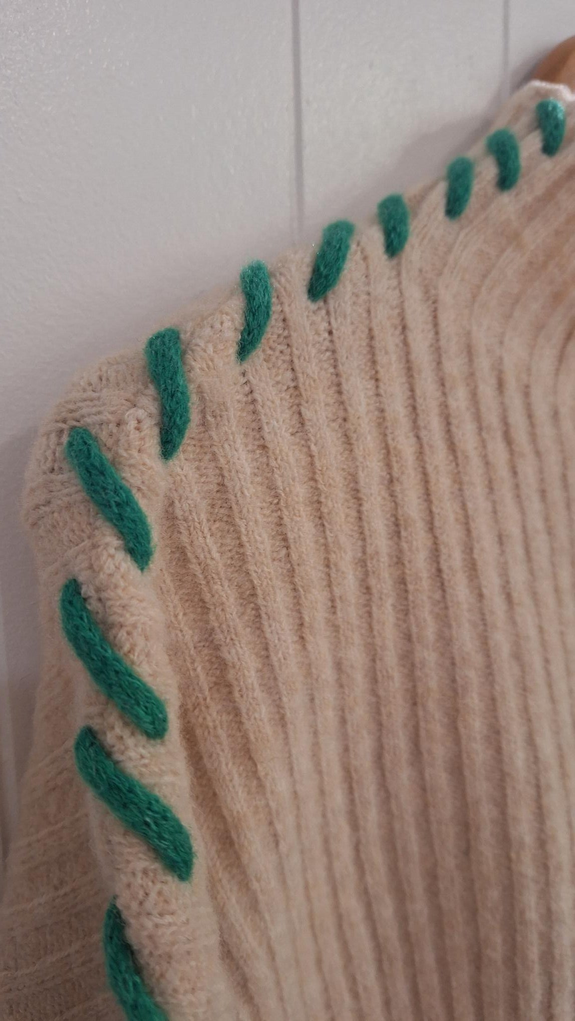 Contrast Embroidered Sweater in Cream and Green