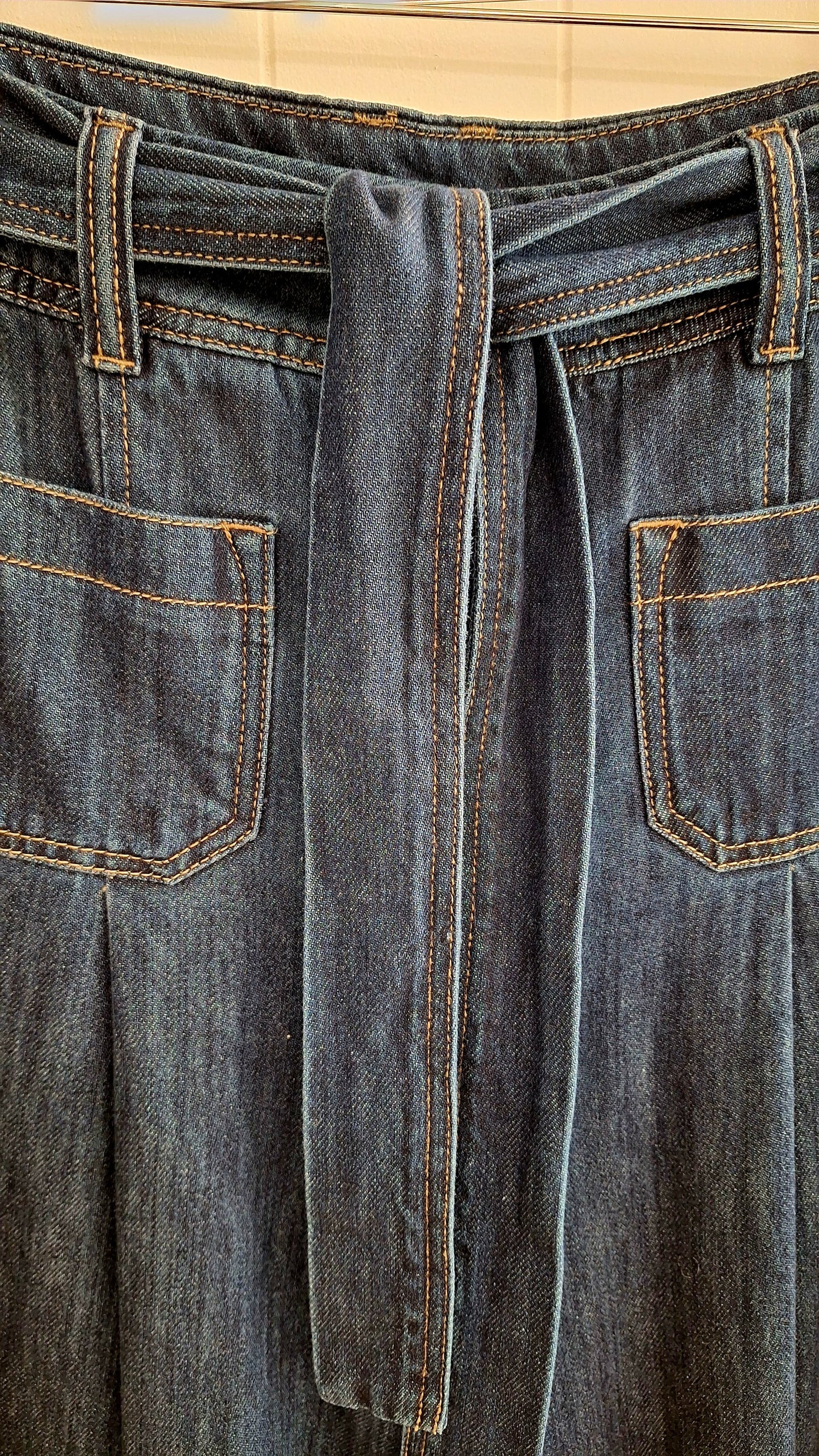 Winnipeg Wide Leg Belted Jeans