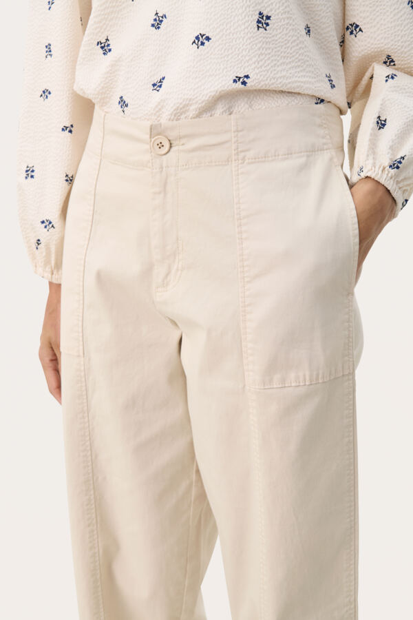 Netta Cropped Trousers in French Oak