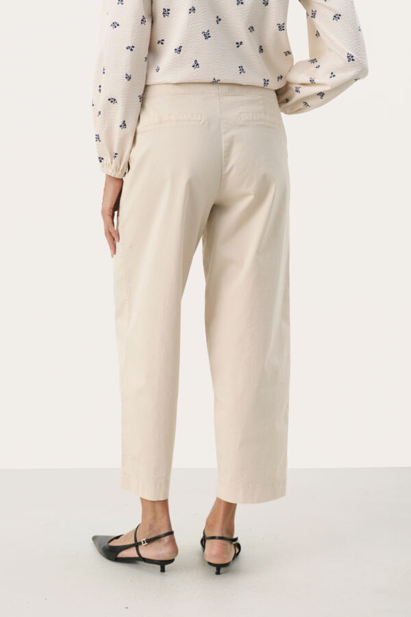 Netta Cropped Trousers in French Oak