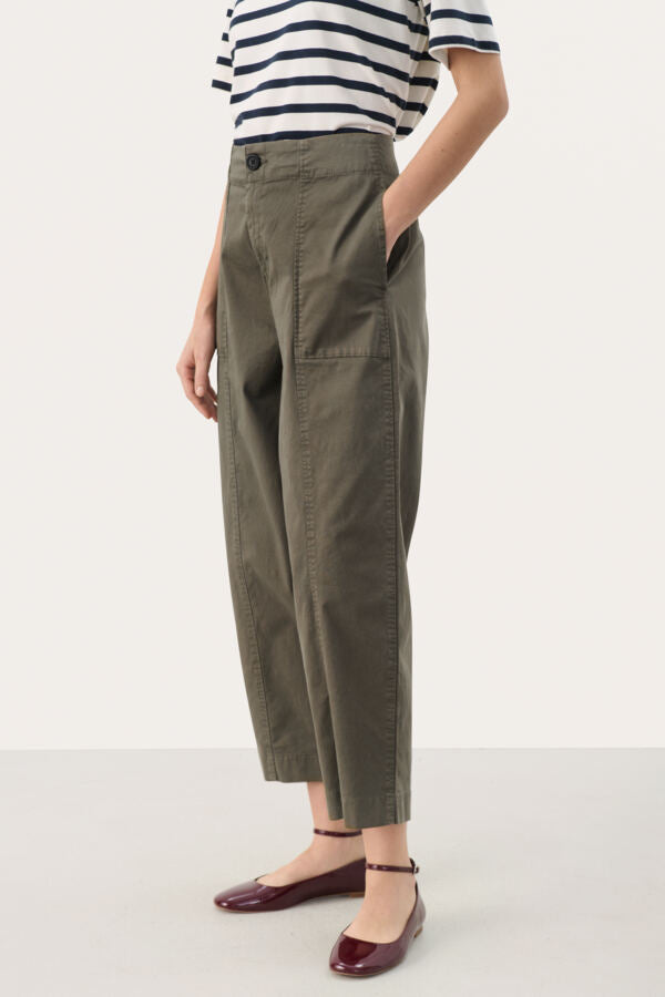 Netta Cropped Trousers in Kalamata Green
