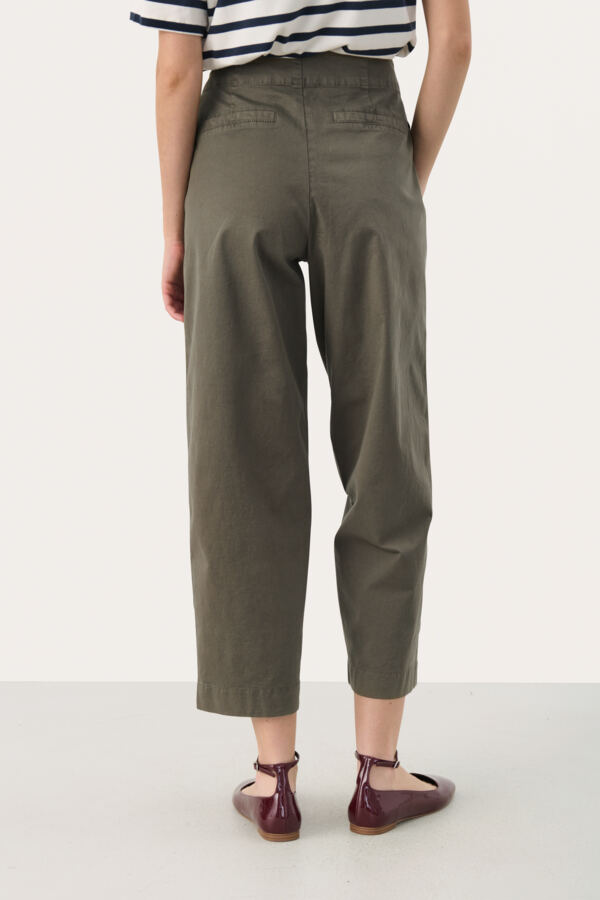 Netta Cropped Trousers in Kalamata Green