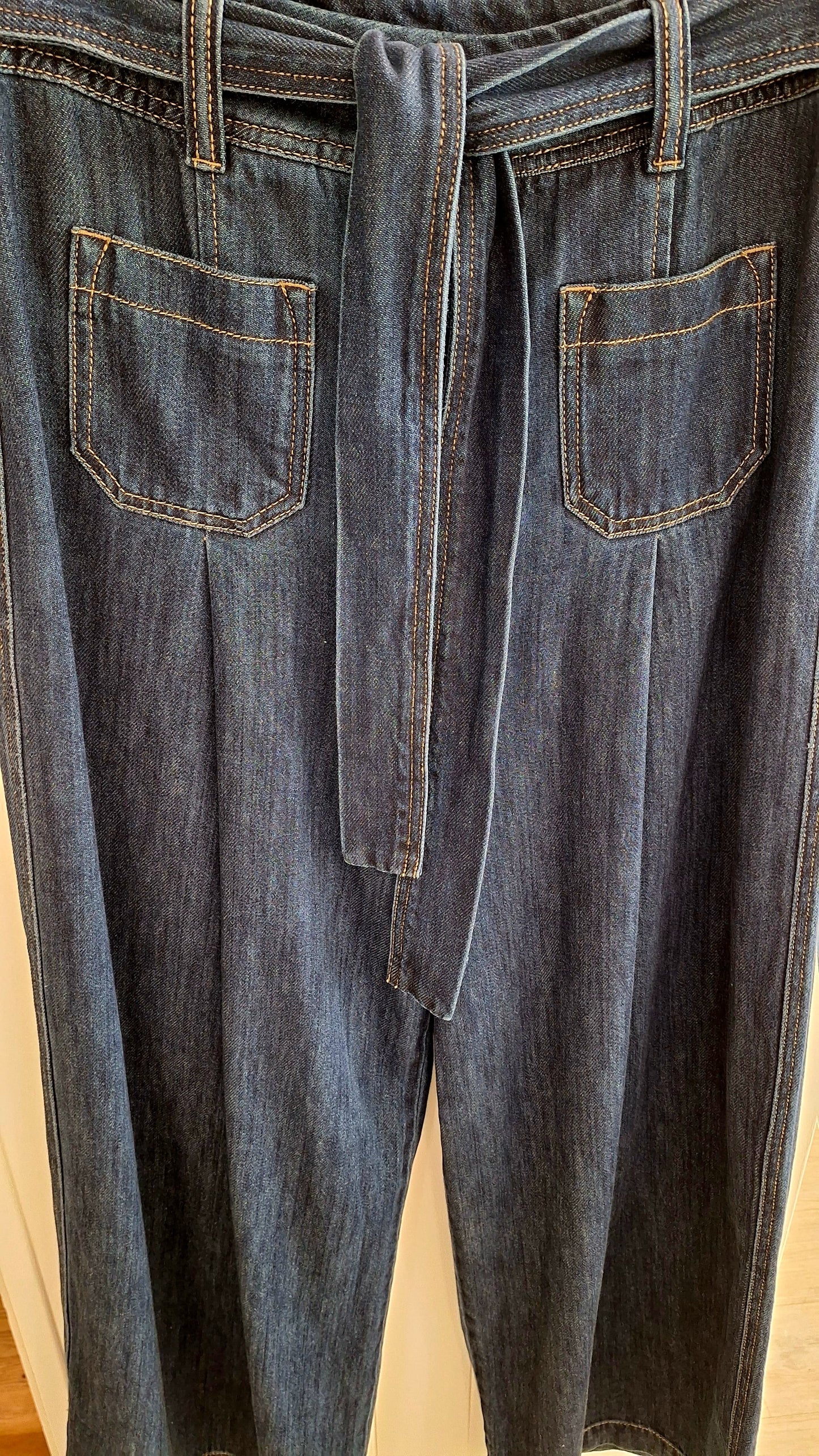 Winnipeg Wide Leg Belted Jeans