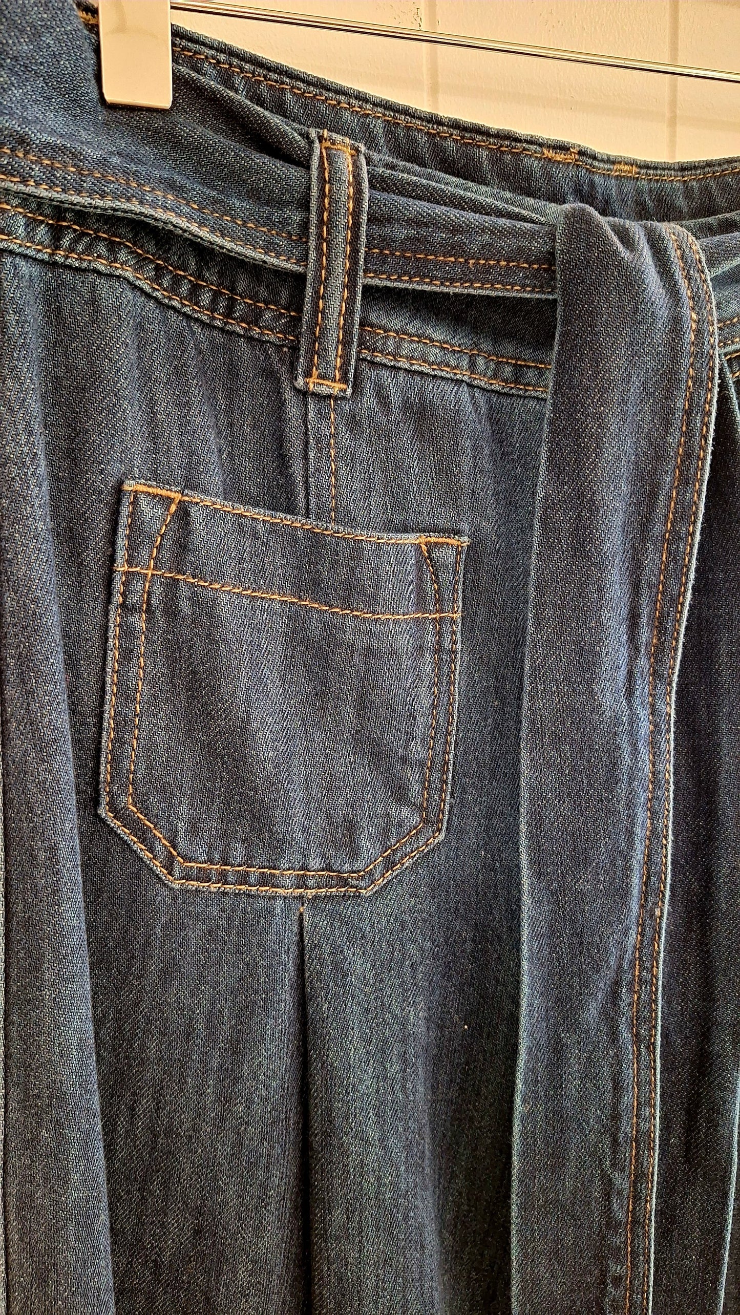 Winnipeg Wide Leg Belted Jeans