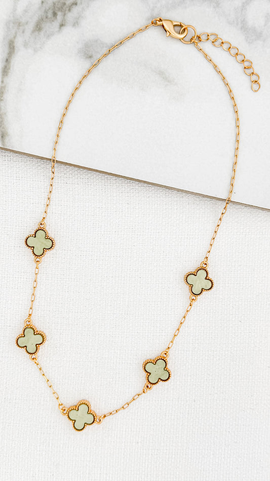 Short Gold Necklace with Green Fleurs