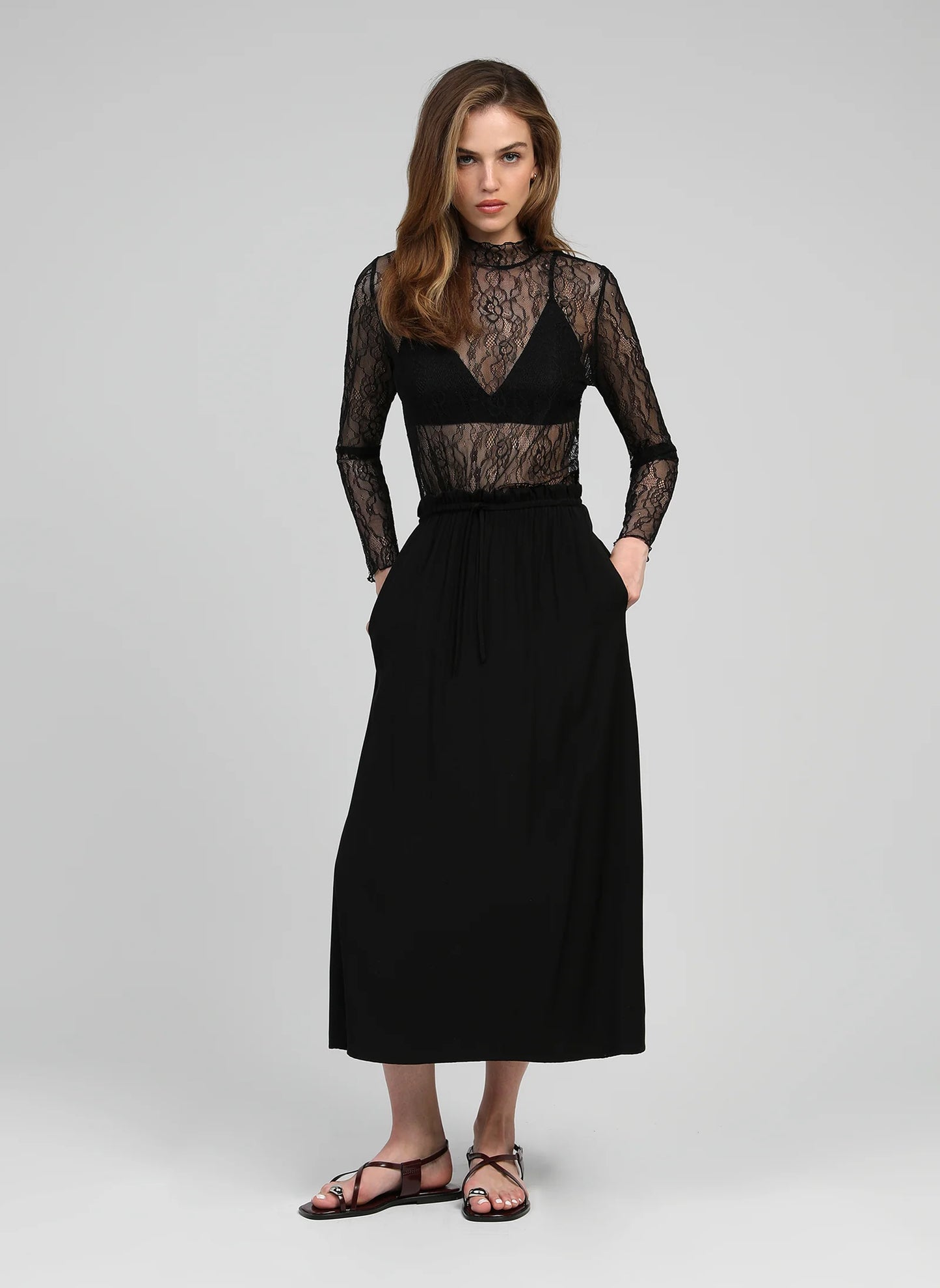 ALIBELY Top in Black