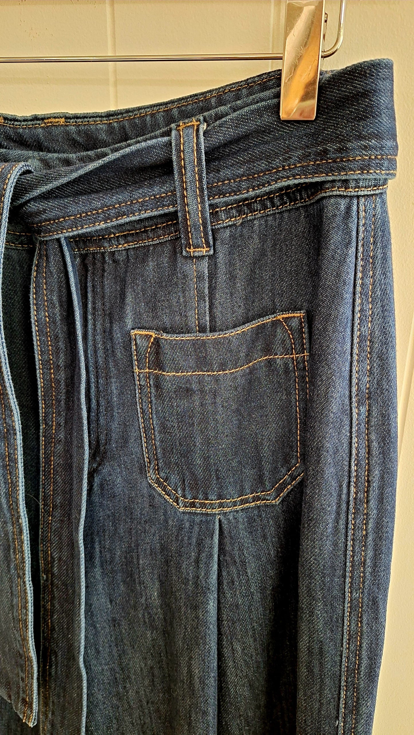 Winnipeg Wide Leg Belted Jeans
