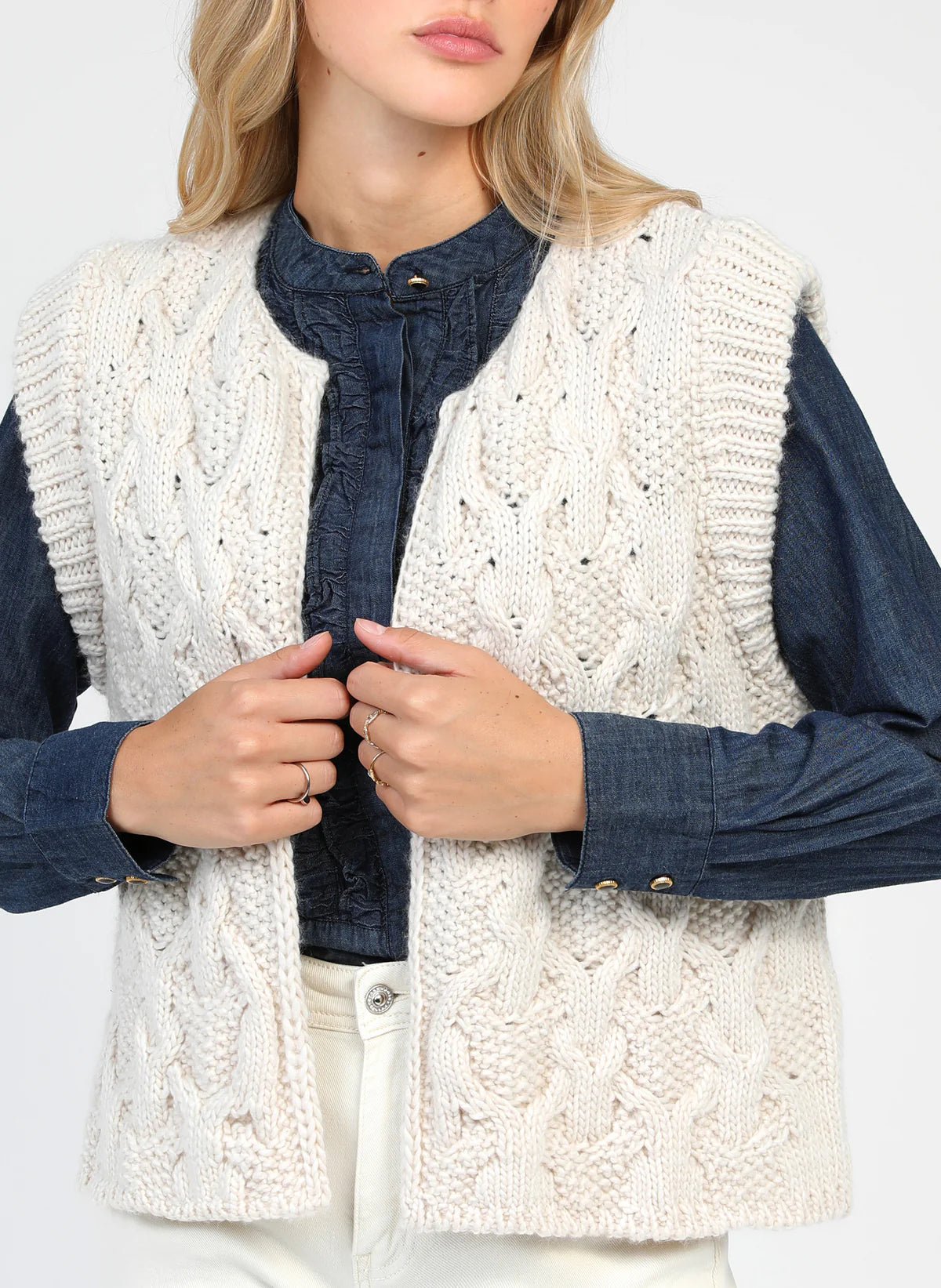 Lajoia Cardigan in Ecru