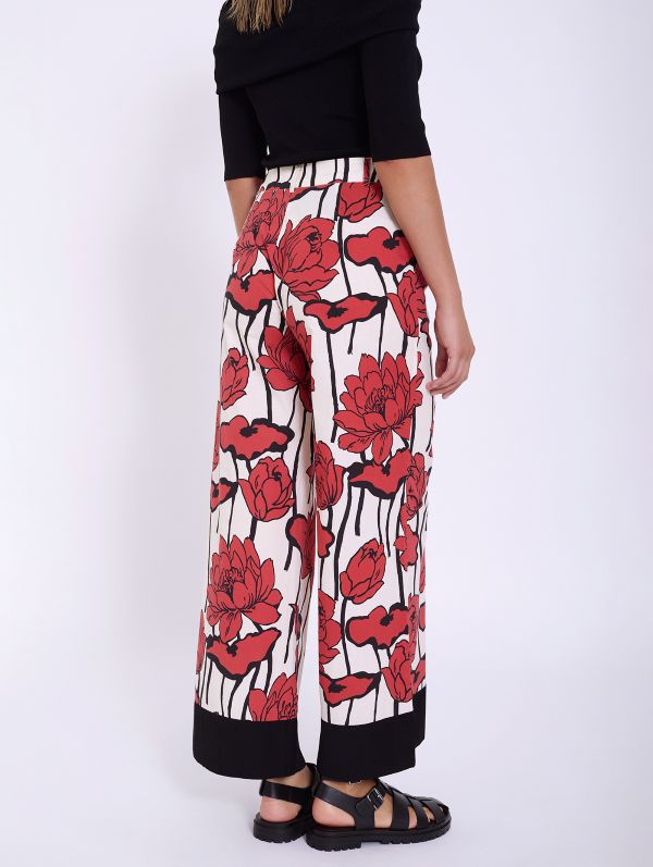 Floral print trousers