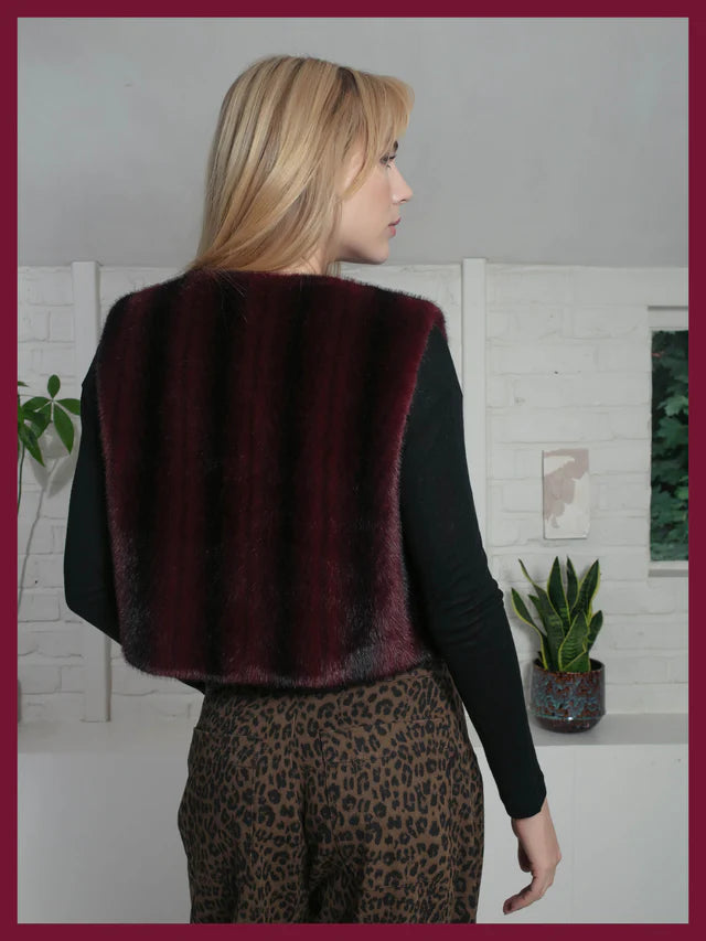 Edelweiss Gilet in Plum Zig Zag