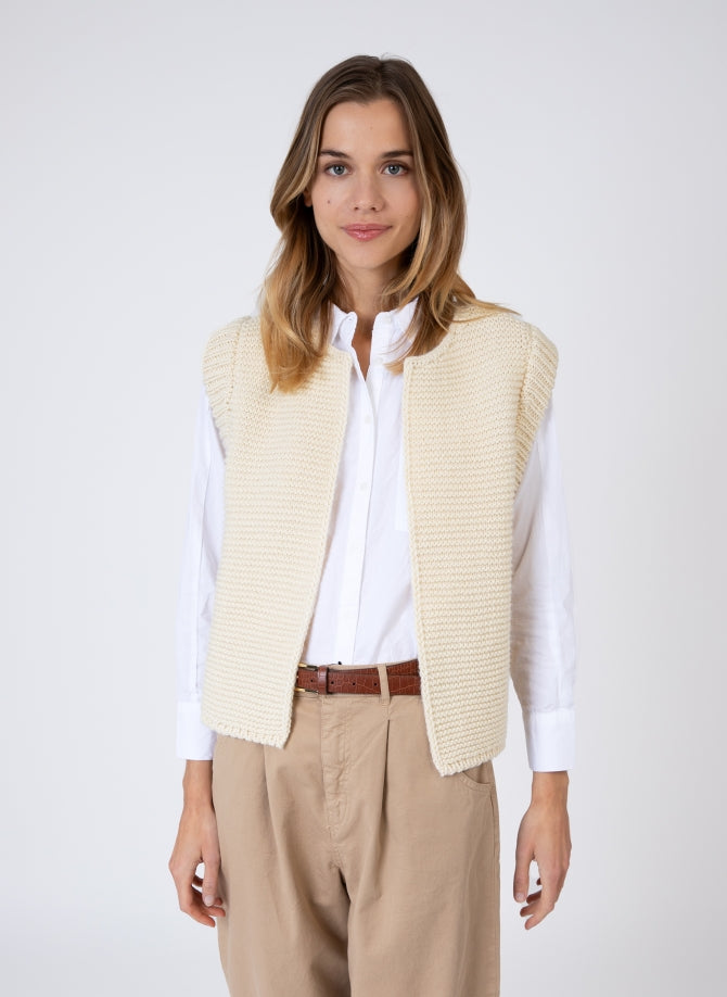 LEGRINGOU Sleeveless Knitted Cardigan in Ecru