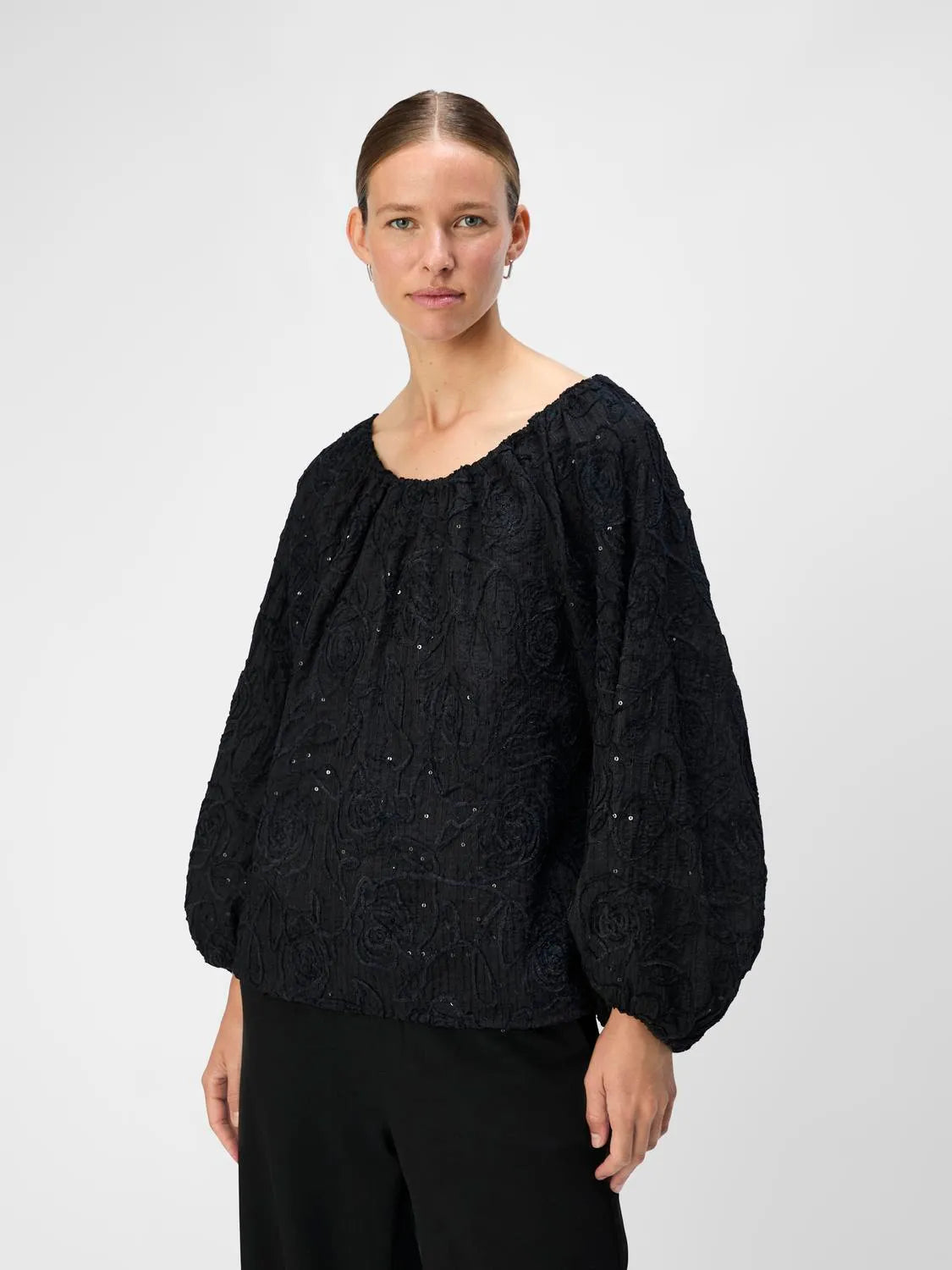 OBJFARA Top in Black