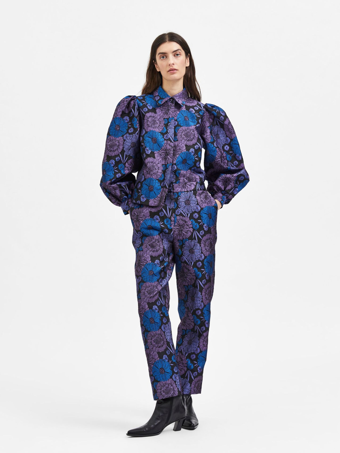 Cropped Jacquard Pants in Black