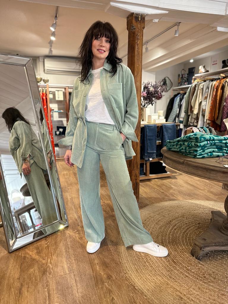 Boyas New Trousers in Mint Green