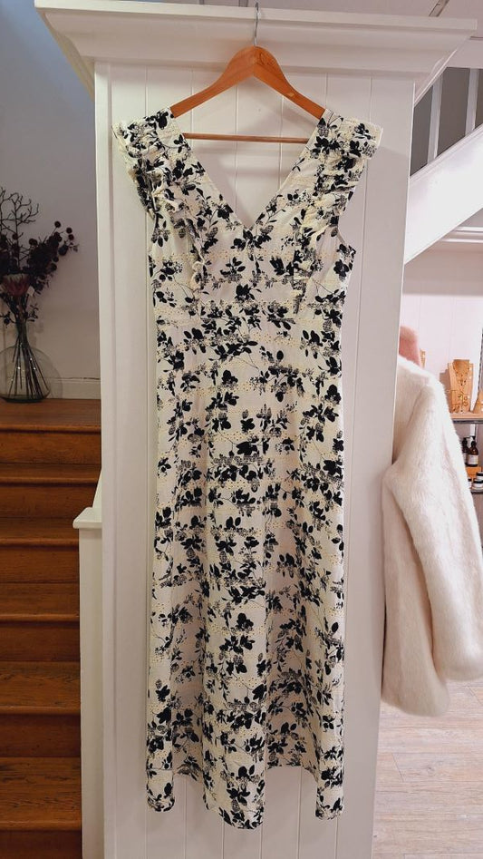 Chancer Dress in Black & Cream