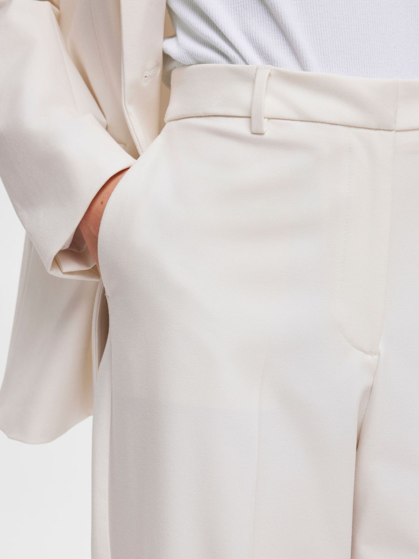 Wide Legged Trousers in Cream