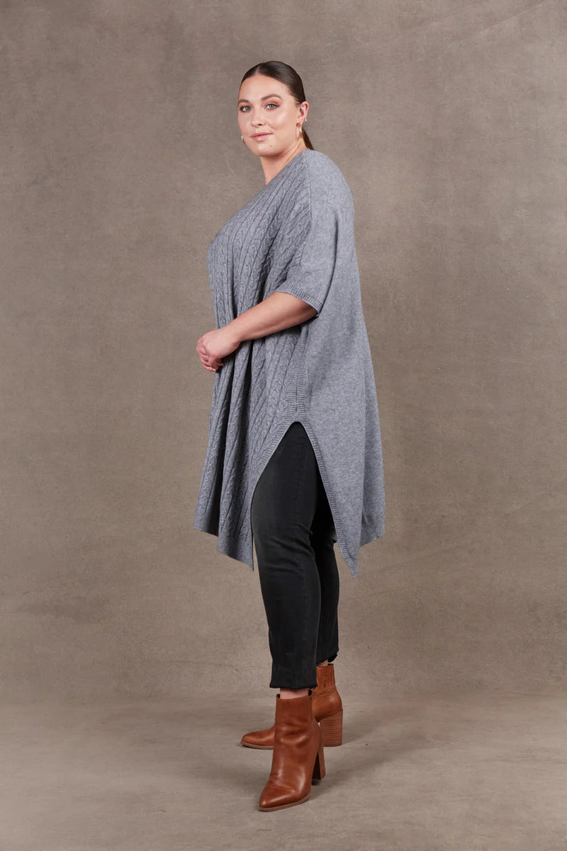 Alawa Cable Poncho in Smoke