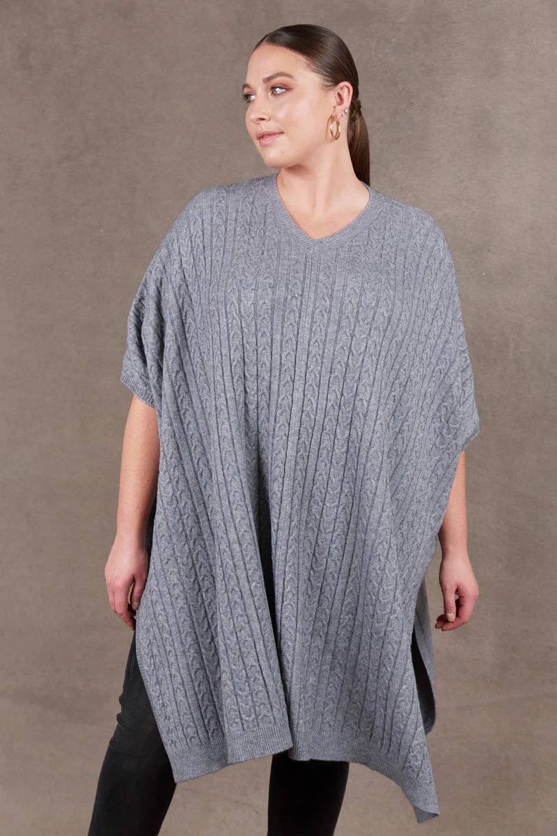 Alawa Cable Poncho in Smoke