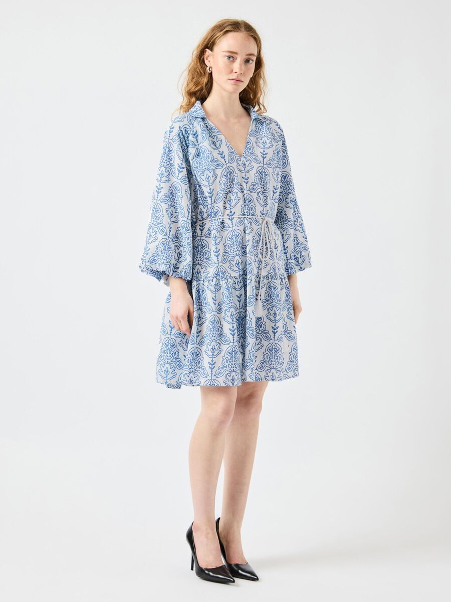 YASCINNI Short Dress in White & Blue Print