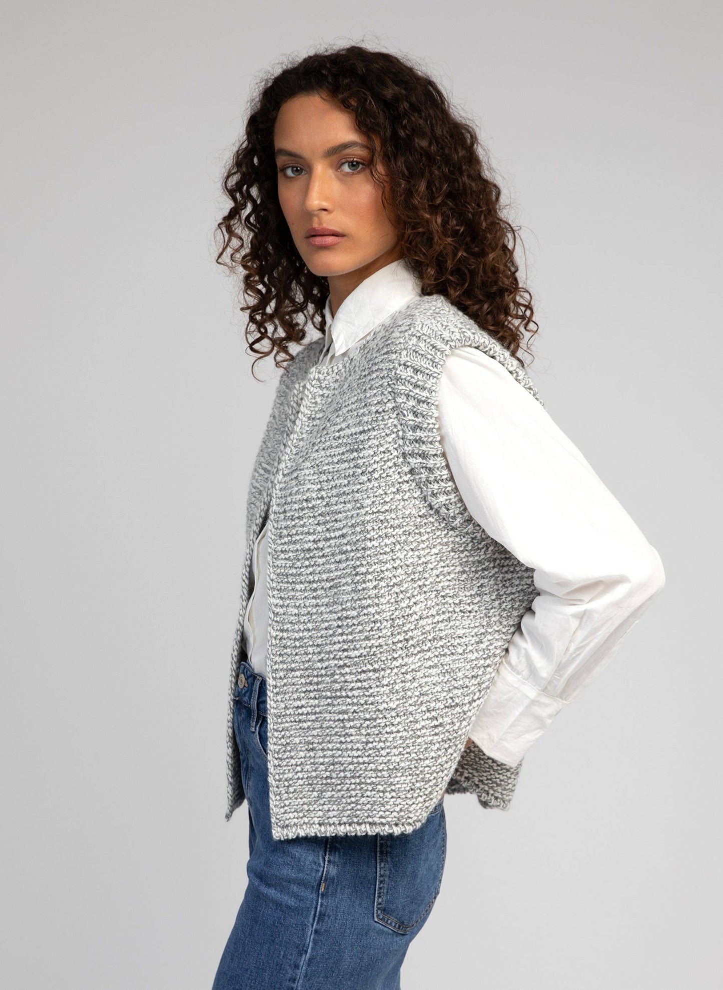 Legringou Sleeveless Cardigan in Grey
