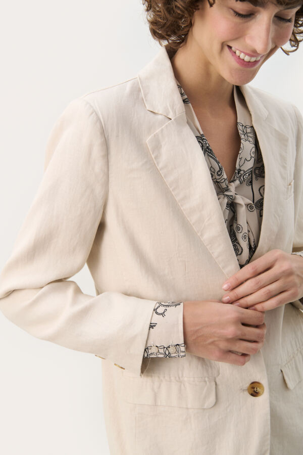 Nyan Blazer Jacket in French Oak