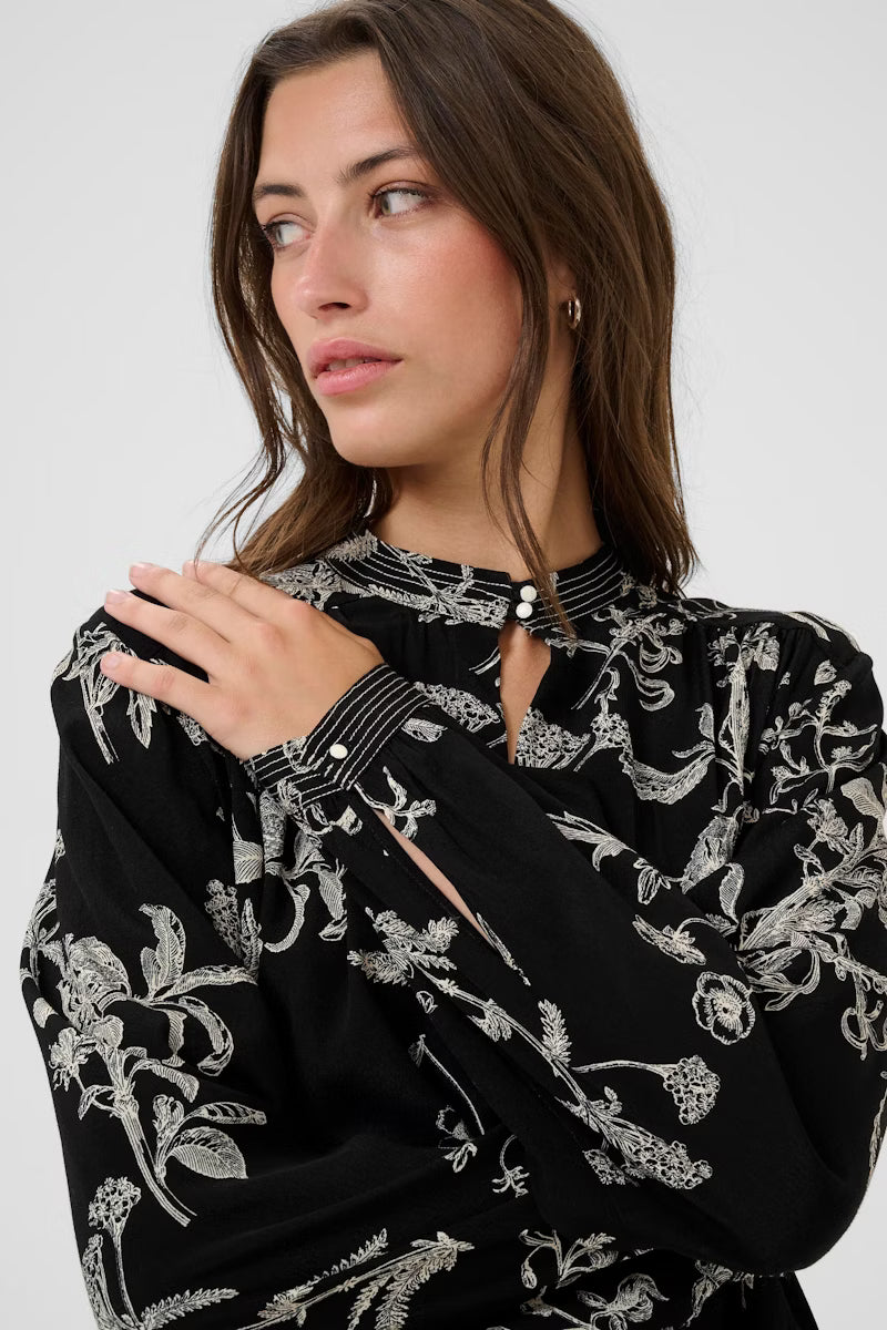 ShiromaPW Blouse in Black Botanical Print