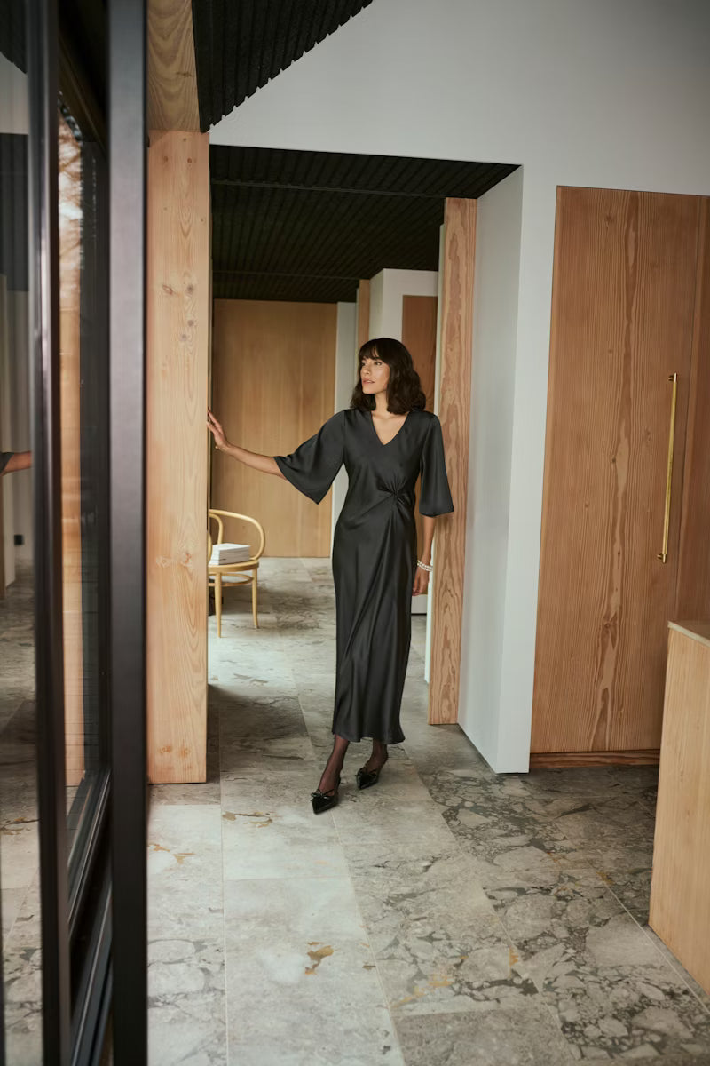 KApristine Dress in Black Oyster