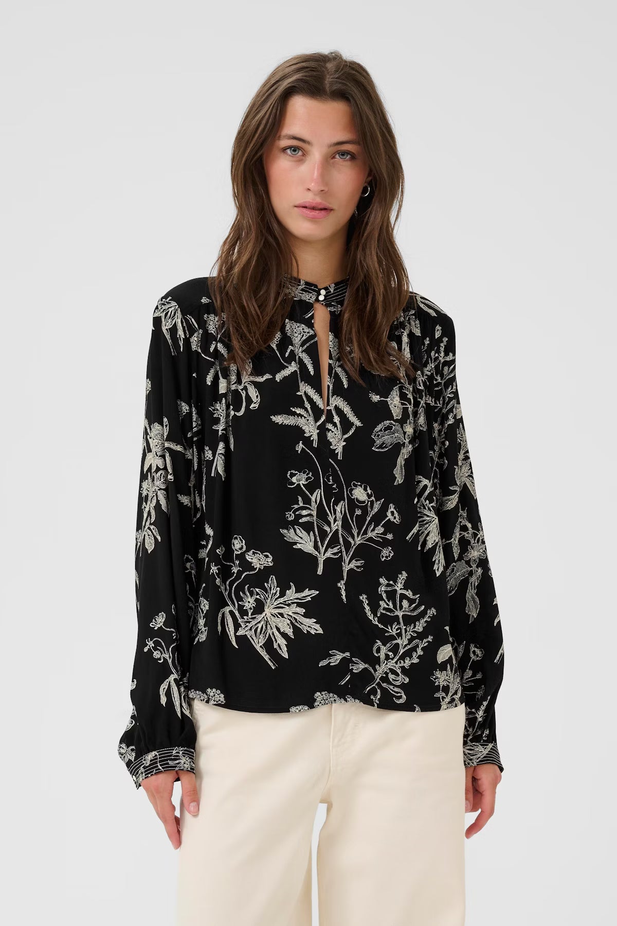 ShiromaPW Blouse in Black Botanical Print