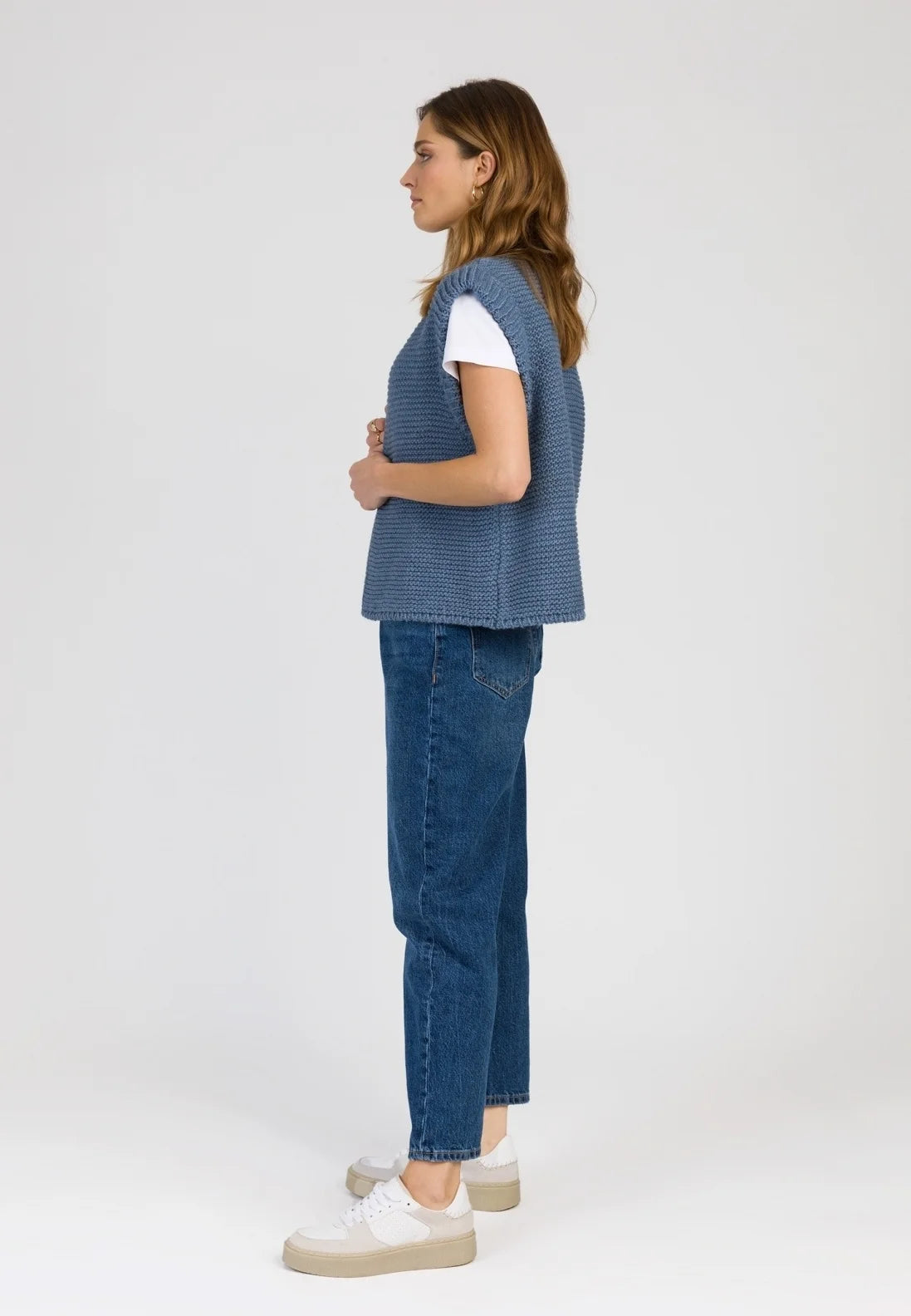 LEGRINGOU Sleeveless Knitted Cardigan in Denim