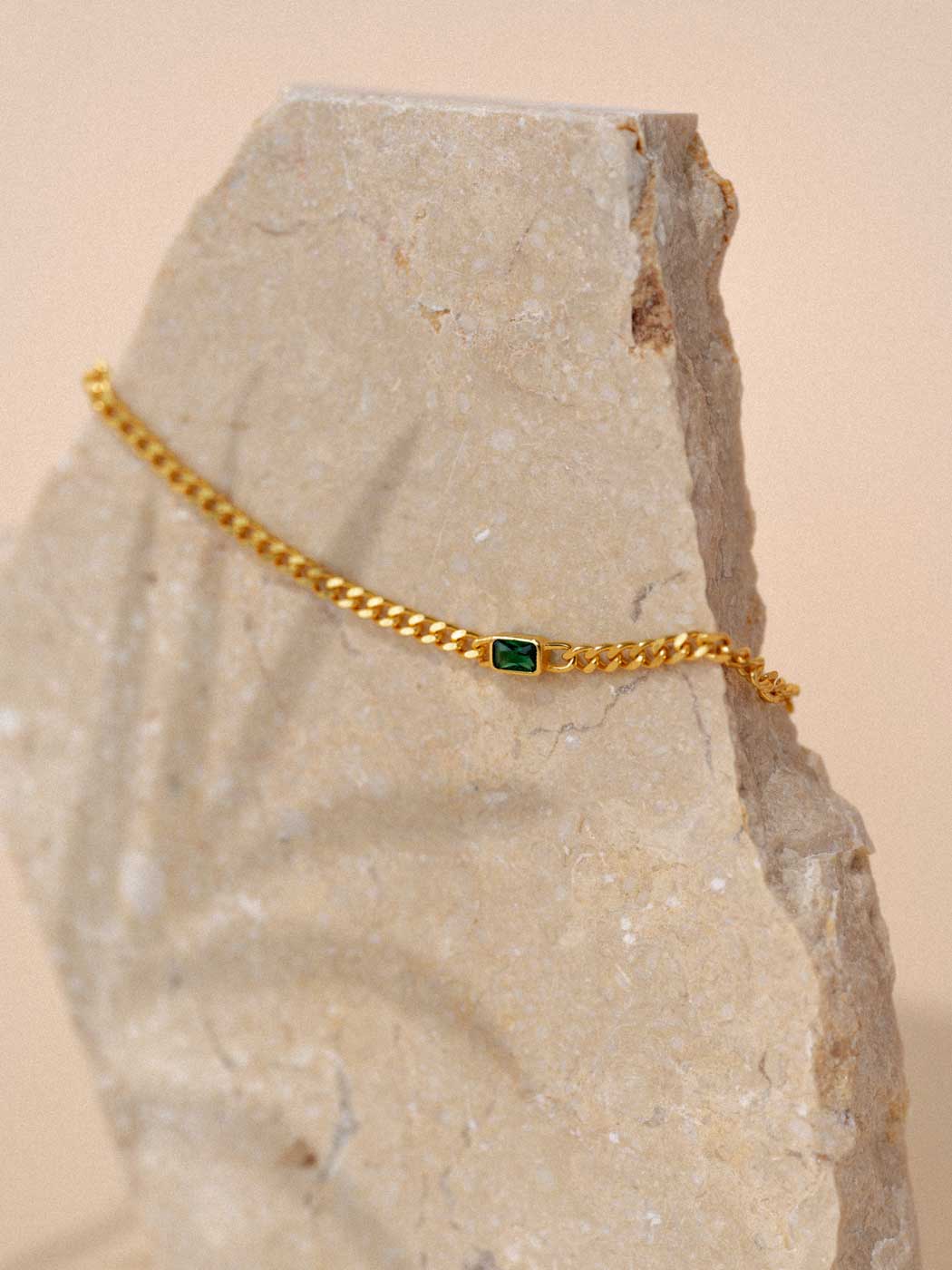 EMERALD CURB BRACELET