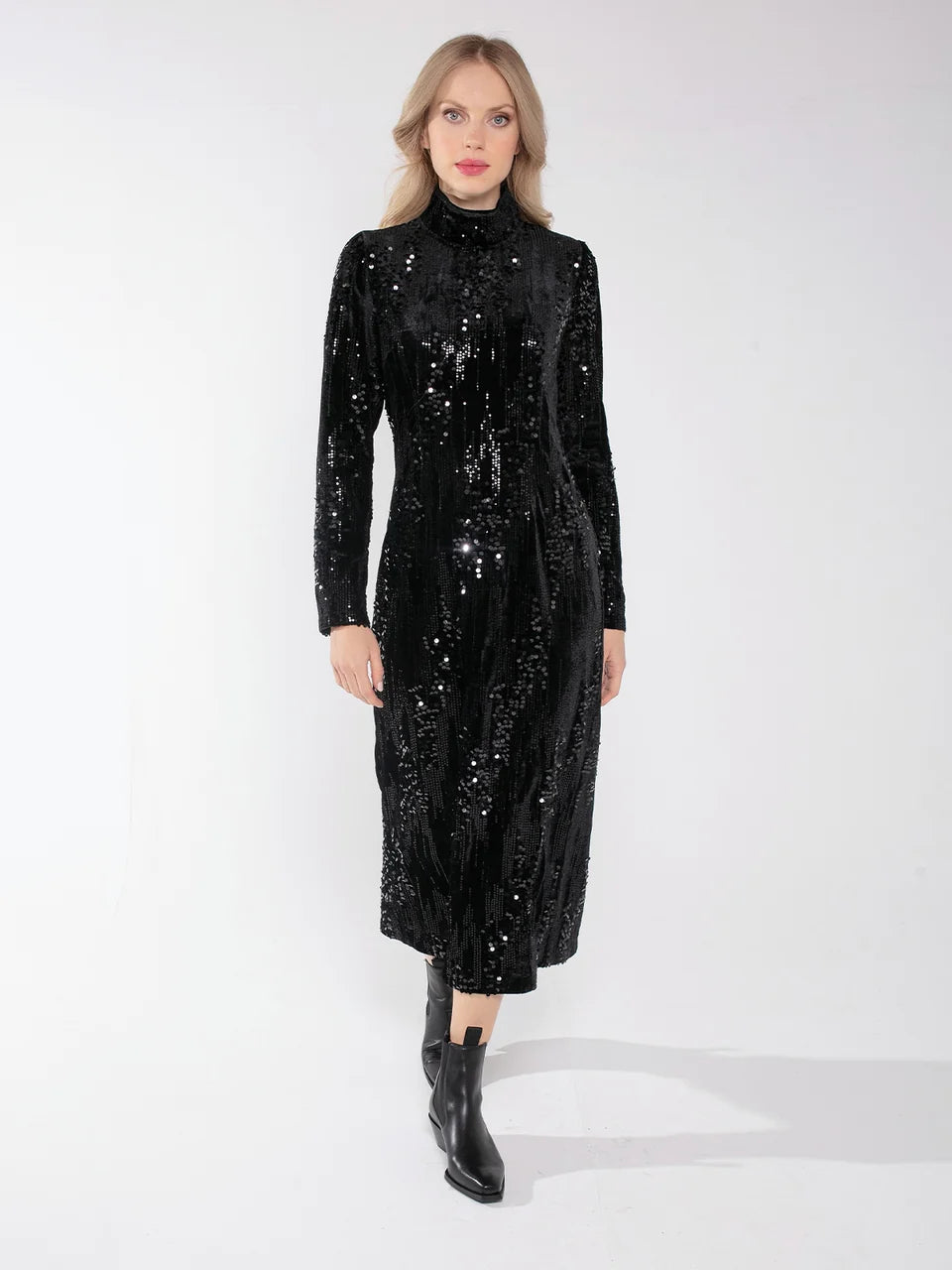 Aurora Dress in Black Sequin