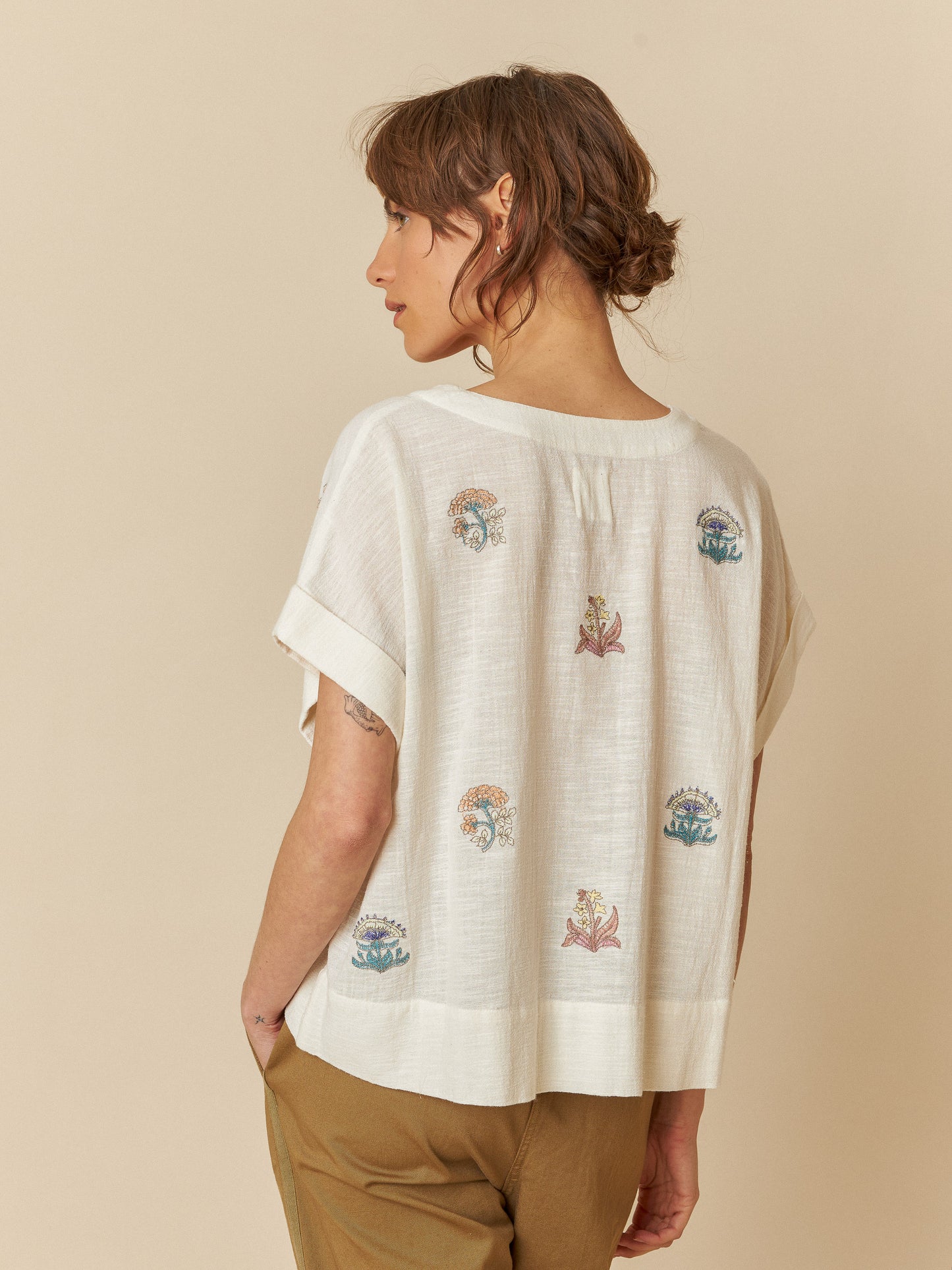 Short Sleeved Embroidered Shirt in Natural