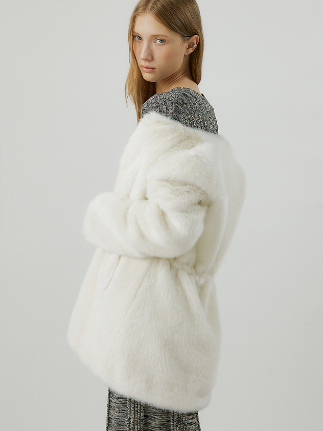 Anna Round Neck Faux Fur in White Jacket Coat