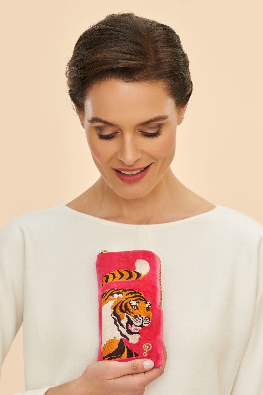 Velvet Embroidered Glasses Pouch - Thrill of the Tiger