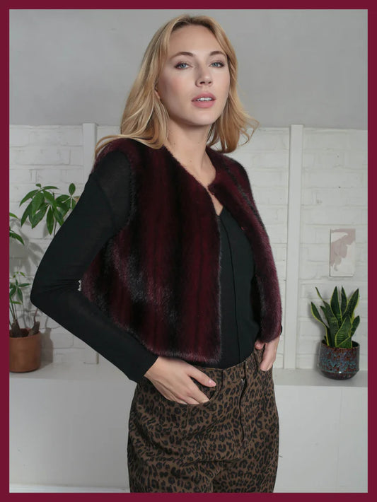 Edelweiss Gilet in Plum Zig Zag