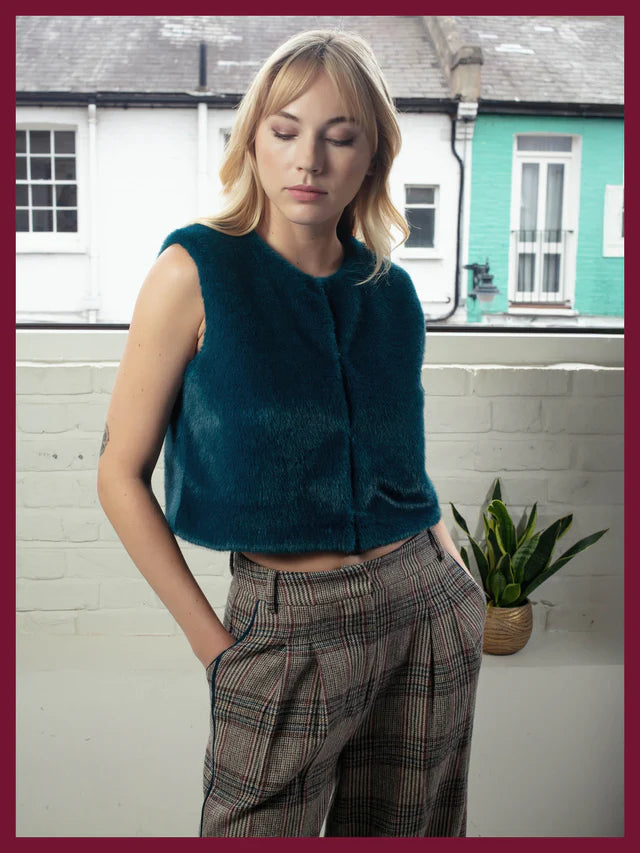 Edelweiss Gilet in Teal
