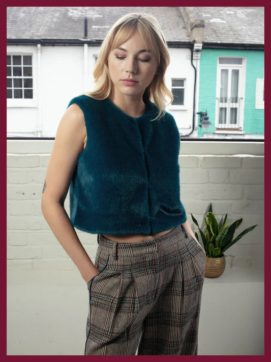 Edelweiss Gilet in Teal