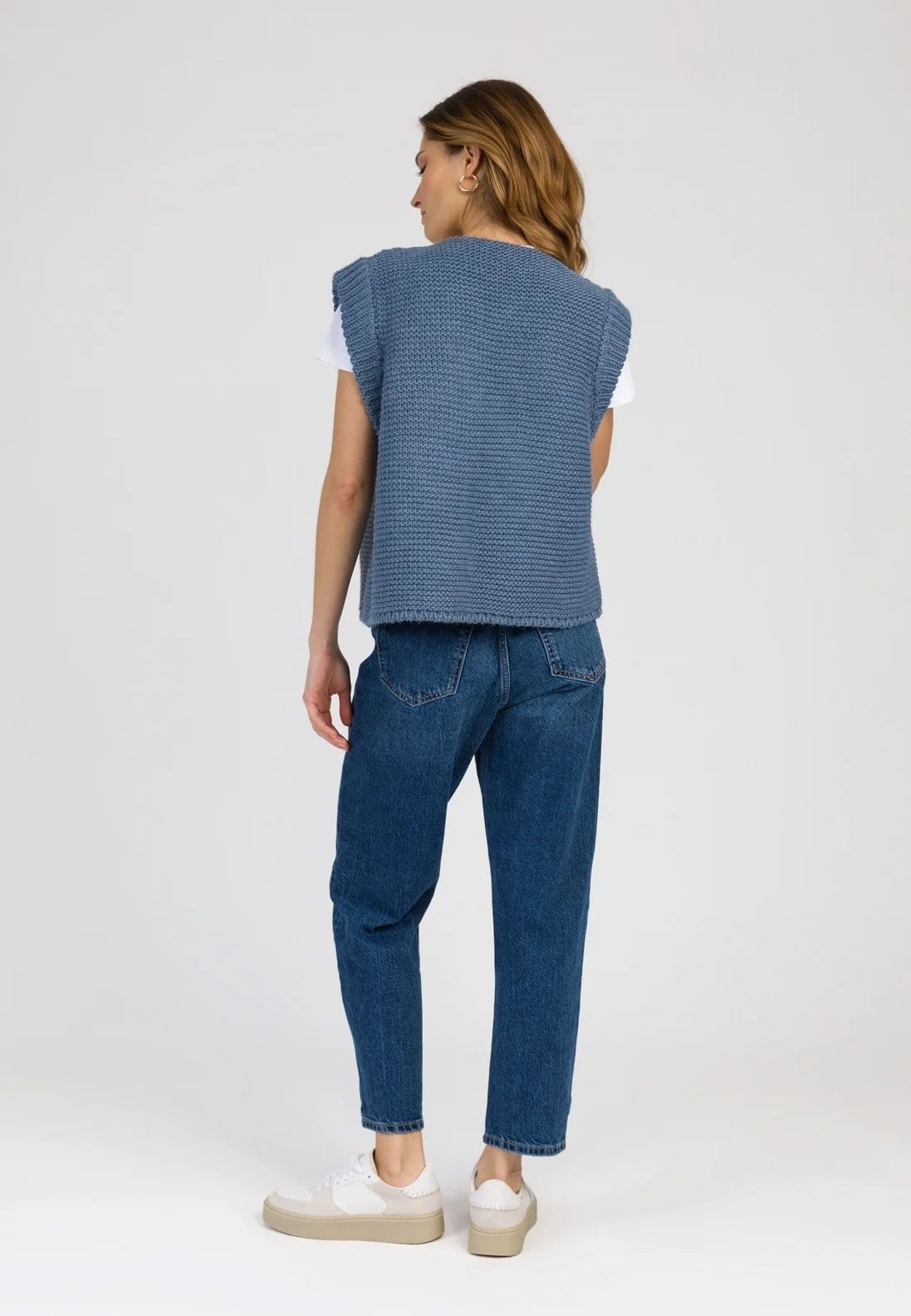LEGRINGOU Sleeveless Knitted Cardigan in Denim