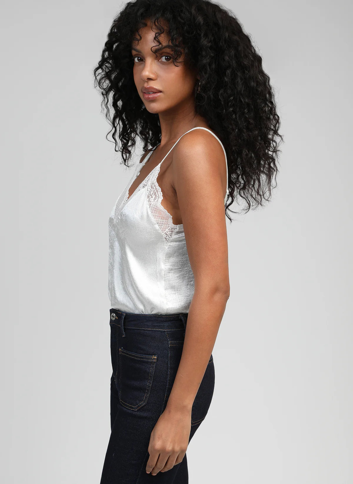 Adelou Cami in White