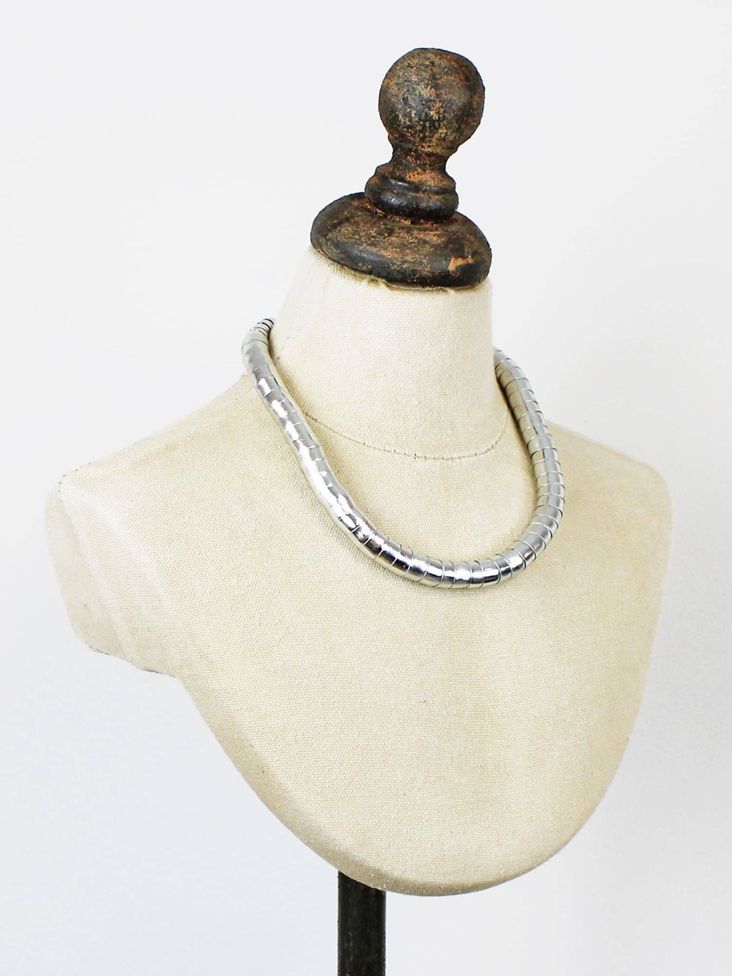 Short Chunky Snake Necklace