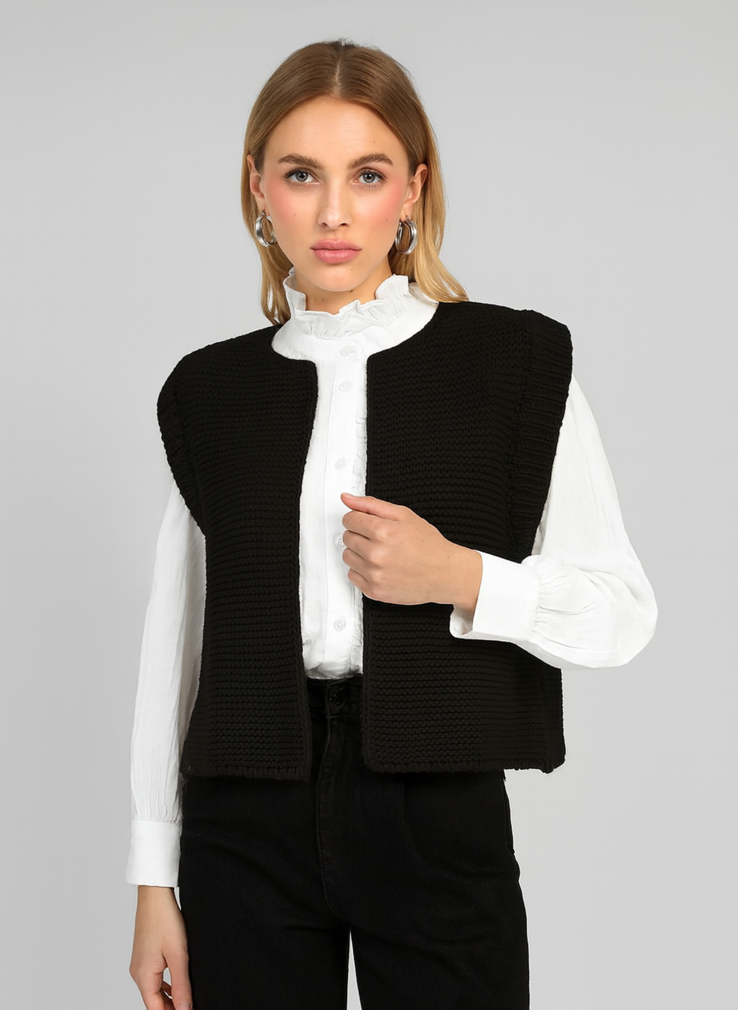 Legringou Sleeveless Cardigan in Black