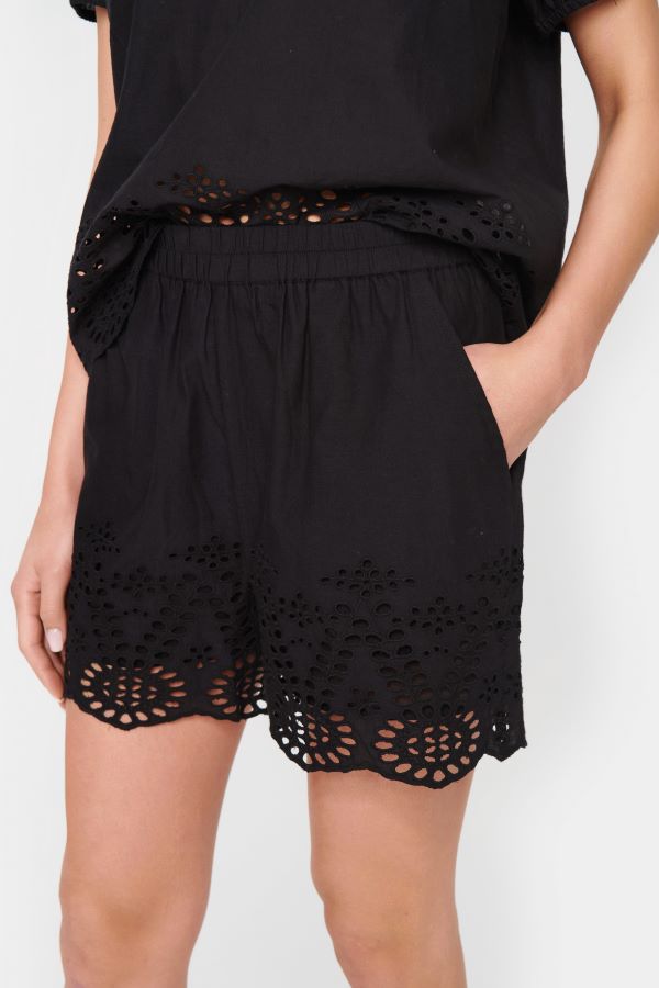 EamajaSZ Shorts in Black