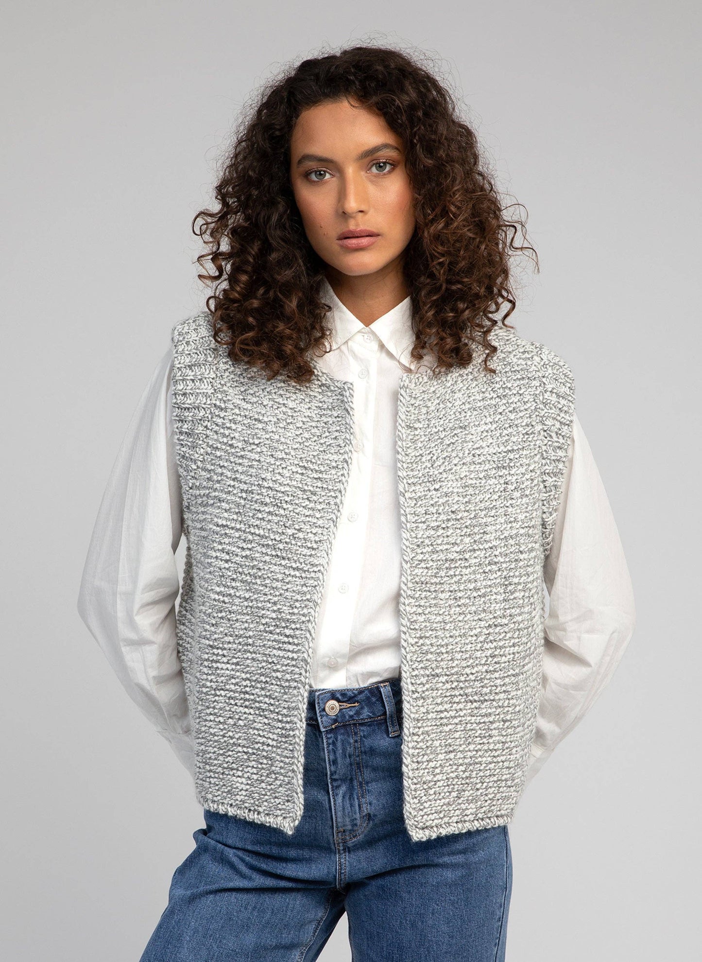Legringou Sleeveless Cardigan in Grey