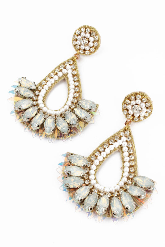 PEARL WHITE TEARDROP EARRING