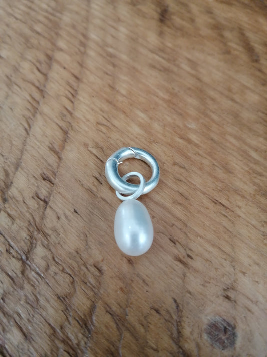 Essentials Snow Charm with Freshwater Pearl in Silver
