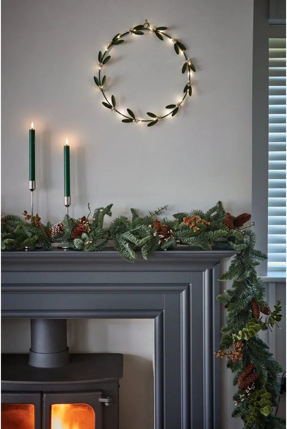 Large Illuminated Mistletoe Wreath