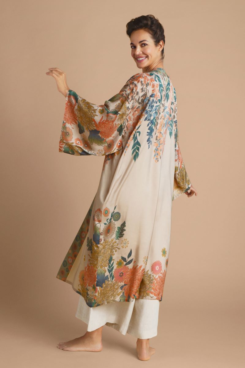 Trailing Wisteria Kimono Gown in Coconut