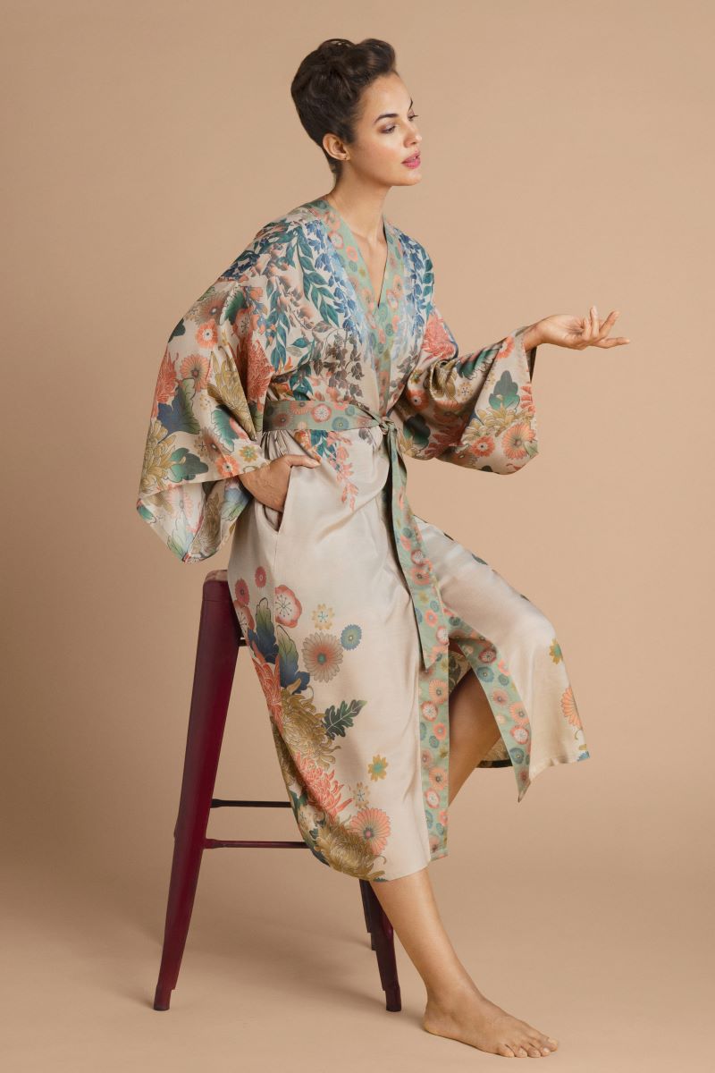 Trailing Wisteria Kimono Gown in Coconut